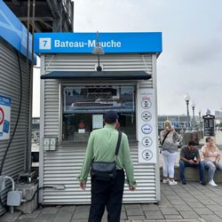 Le Bateau-Mouche Au Vieux Port de Montréal - Ticket counter