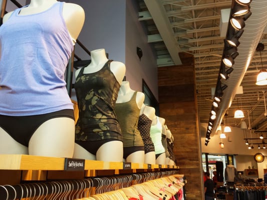 lululemon by null
