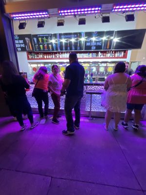 Breeze Daiquiri Bar by null