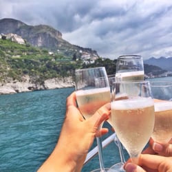 Plaghia Charter - Salute!