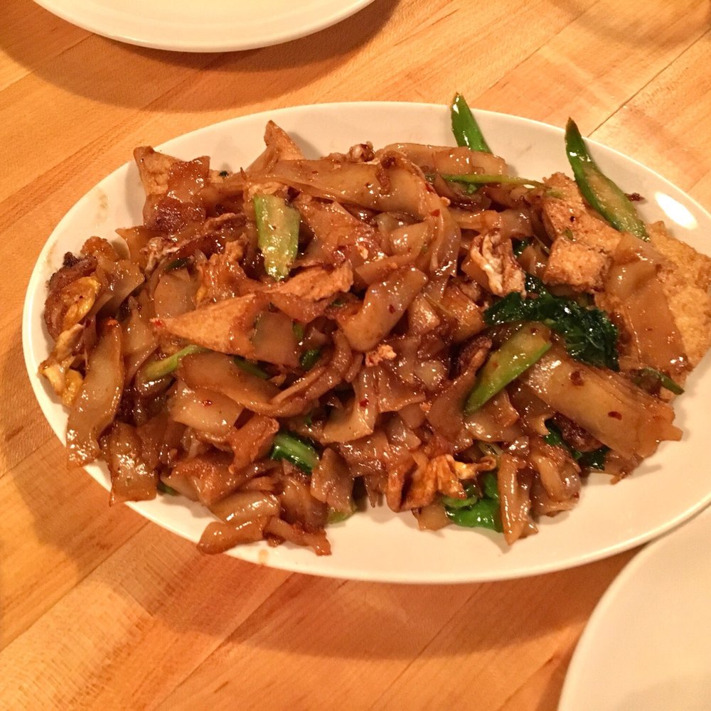 Mint Thai Kitchen - Pad see ew - Thai Near Me - Houston, Texas Mint Thai Kitchen - Pad see ew - Thai Near Me - Houston, Texas
