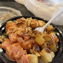 Poke Sushi and Hibachi - Poke bowl