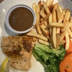 Milos Grill - Salmon and veggies