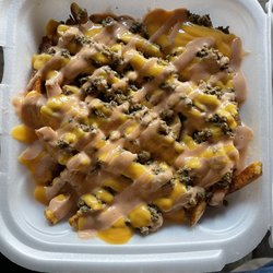 Agueybana El Bravo - Loaded fries with ground beef