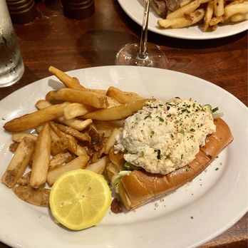 Joe’s on Newbury - California Crab - American Near Me - Boston, Massachusetts