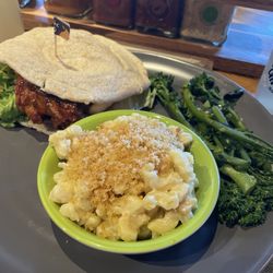 Nando's - Chicken sandwich with side of Mac and cheese and broccoli