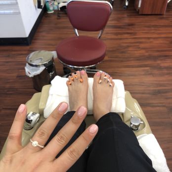 Day Nails & Spa - Nail Salons Near Me - Seattle, Washington