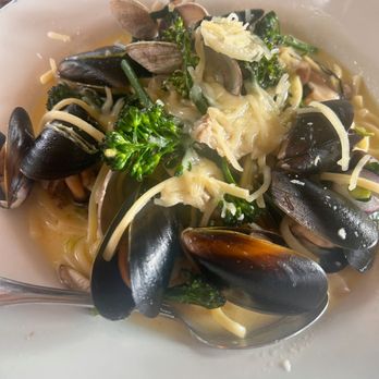 Tony's Seafood Restaurant - Fruit of the Sea Fettuccine - Seafood Near Me - Marshall, California Tony's Seafood Restaurant - Fruit of the Sea Fettuccine - Seafood Near Me - Marshall, California