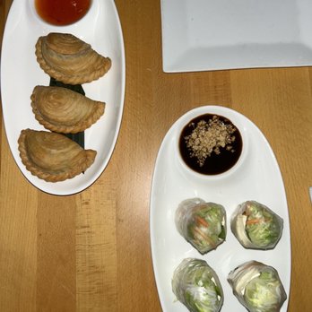 Circles Contemporary Thai - Curry Puff, Summer Rolls - Thai Near Me - Philadelphia, Pennsylvania