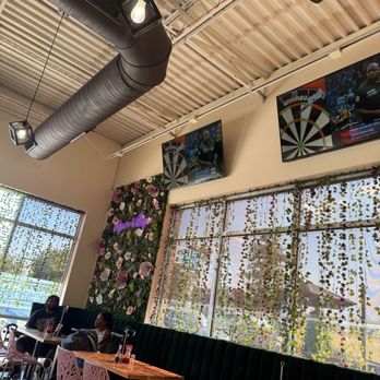Soul Vibez - Seating area - Soul Food Near Me - Orland Park, Illinois