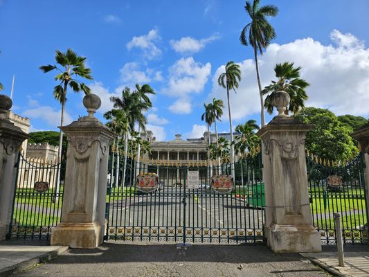 Iolani Palace by null