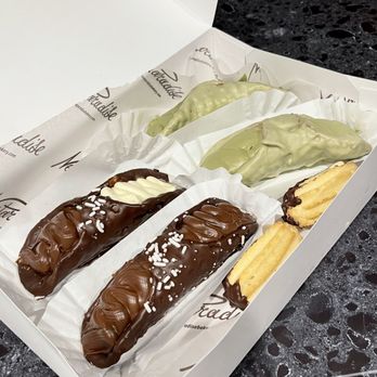 New Paradise Bakery - Bakeries Near Me - Chicago, Illinois