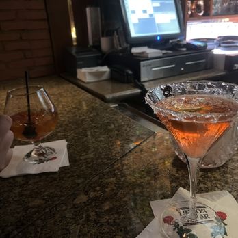 Hugo's Cellar - At the bar, cosmopolitan and an old fashioned. - American Near Me - Las Vegas, Nevada