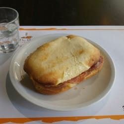 L'Angolo della Fragranza - Crudo con fontina