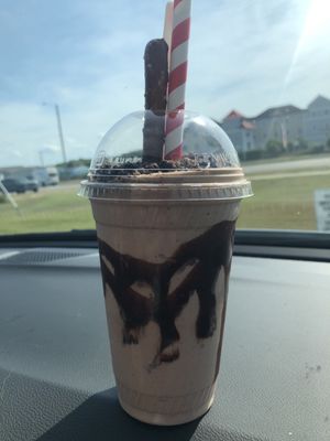 Mom's Sweet Shop / Soft Serve / Acai / Smoothies by null