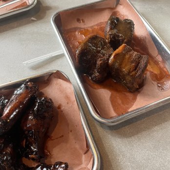 Apocalypse BBQ - Pineapple Piggies - Food Trucks Near Me - Miami, Florida