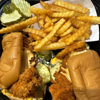 Dave's Hot Chicken - 2 sliders - Chicken Shop Near Me - Northridge, California