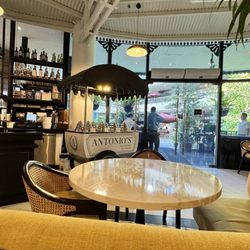 Antonio's - Dinning room