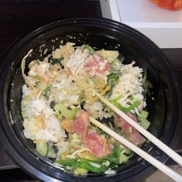 Ahi/salmon poke bowl with half white rice, half salad Ahi/salmon poke bowl with half white rice, half salad