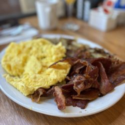 user provided Avenue Grill photo