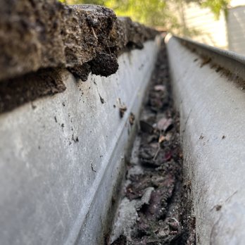 Elite Building Services - Dirty gutters - Window Washing Near Me - San Jose, California