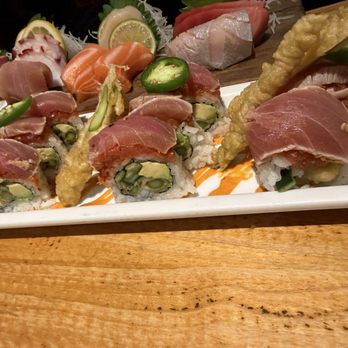 Amakara - Spicy Sesame Seared Tuna Roll - Sushi Bars Near Me - Dublin, California