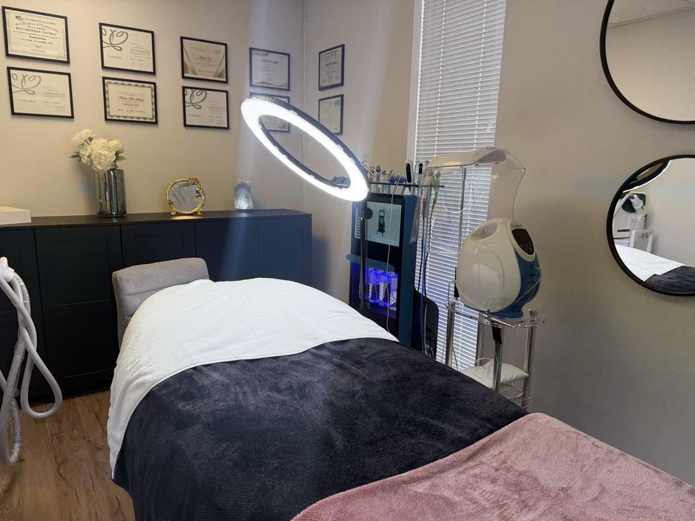 Iconik Beauty Aesthetics Logo