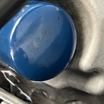 Take 5 Oil Change - Notice the extra spacing between the oil pan and the filter. - Oil Change Stations Near Me - Bradenton, Florida