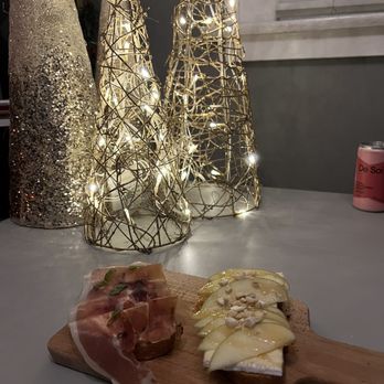 Little Wine House - Goat Cheese Prosciutto Crustie & Brie Apple Crustie - Wine Bars Near Me - San Jose, California