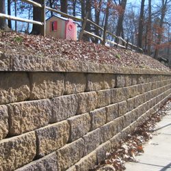 E & H Hardscape & Concrete - Retaining Wall Builder Charlotte NC Matthews Weddington Waxhaw NC Lake Wylie Clover Fort Mill Tega Cay Rock Hill SC