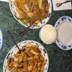 Great Wall Restaurant - Special lo mein which has all the meats and the sesame chicken, crispy and hot and fresh!