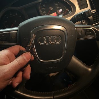 24/7 Locksmith - Audi key - Keys & Locksmiths Near Me - Orange, California 24/7 Locksmith - Audi key - Keys & Locksmiths Near Me - Orange, California