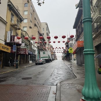Dragon's Gate - Landmarks & Historical Buildings Near Me - San Francisco, California