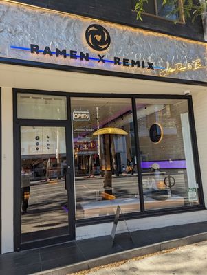 Ramen x Remix Ramen&Bar by null