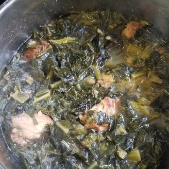 Q's Kitchen - Collard greens with smoked turkey meat - Soul Food Near Me Q's Kitchen - Collard greens with smoked turkey meat - Soul Food Near Me