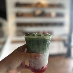 Reborn Coffee - Strawberry matcha