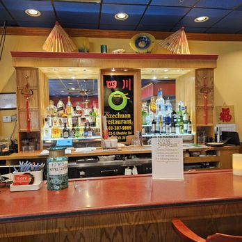 Szechuan Restaurant - The bar of the restaurant. - Chinese Near Me - Salem, Virginia Szechuan Restaurant - The bar of the restaurant. - Chinese Near Me - Salem, Virginia