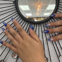 Pearl's Nails