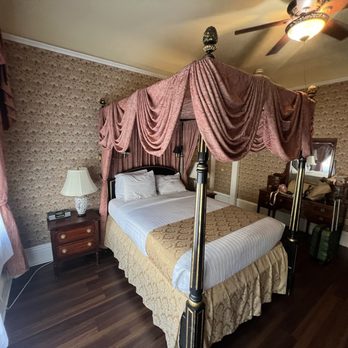 Hotel Majestic - Bedroom - Hotels Near Me - San Francisco, California