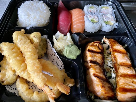 Yamariki Sushi by null