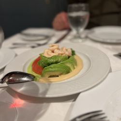 Le Crocodile Restaurant - Tomato, avocado and shrimp salad