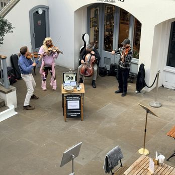 Covent Garden - Musicians - Shopping Centers Near Me - London, XGL Covent Garden - Musicians - Shopping Centers Near Me - London, XGL