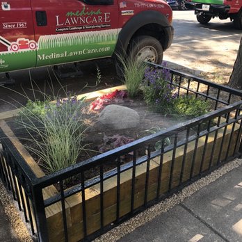 Medina Lawncare - Parkway - Fences & Gates Near Me - Chicago, Illinois
