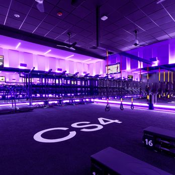Club Studio - Gyms Near Me - Irvine, California