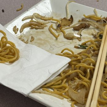Vietnam Restaurant - Hair strands found in chow mein - Vietnamese Near Me - Eugene, Oregon