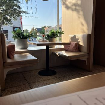 Zest Cafe - Booth - Coffee & Tea Near Me - Dallas, Texas