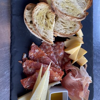 Apt 9f - Charcuterie - Cocktail Bars Near Me - Wilton Manors, Florida