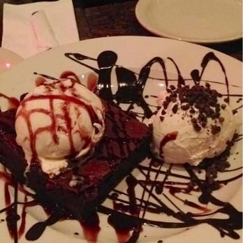 Vincent's Restaurant - Brownie sundae - Pizza Near Me - Lynbrook, New York Vincent's Restaurant - Brownie sundae - Pizza Near Me - Lynbrook, New York