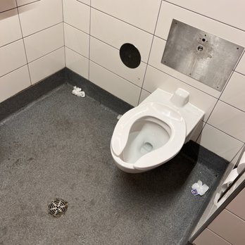 Biidaasige Park - Bathroom - Parks Near Me - Toronto, Ontario