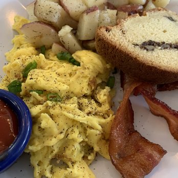 Joe's Farm Grill - Traditional Scramble with potatoes and coffee cake - American Near Me - Gilbert, Arizona